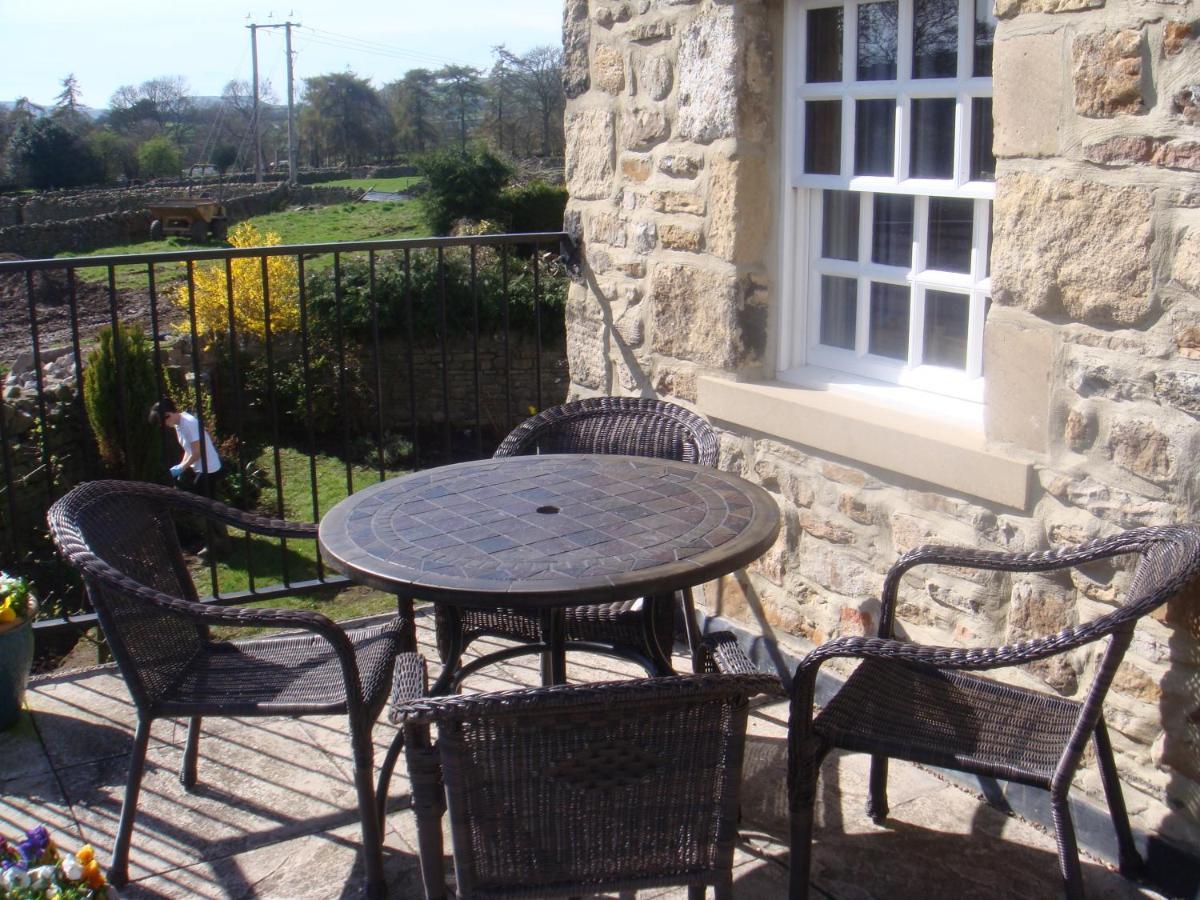 Bolton Arms Hotel Redmire Exterior foto