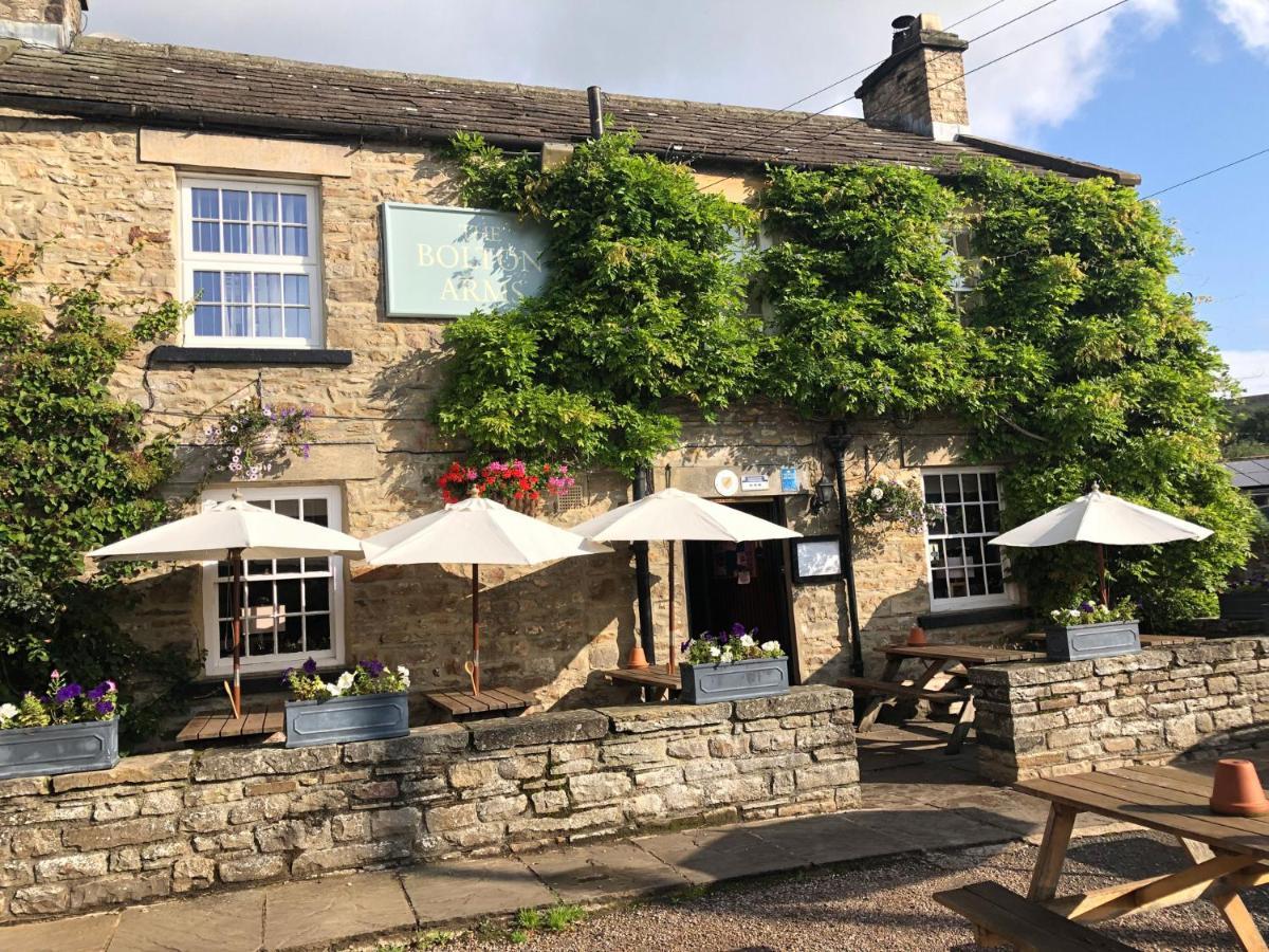 Bolton Arms Hotel Redmire Exterior foto